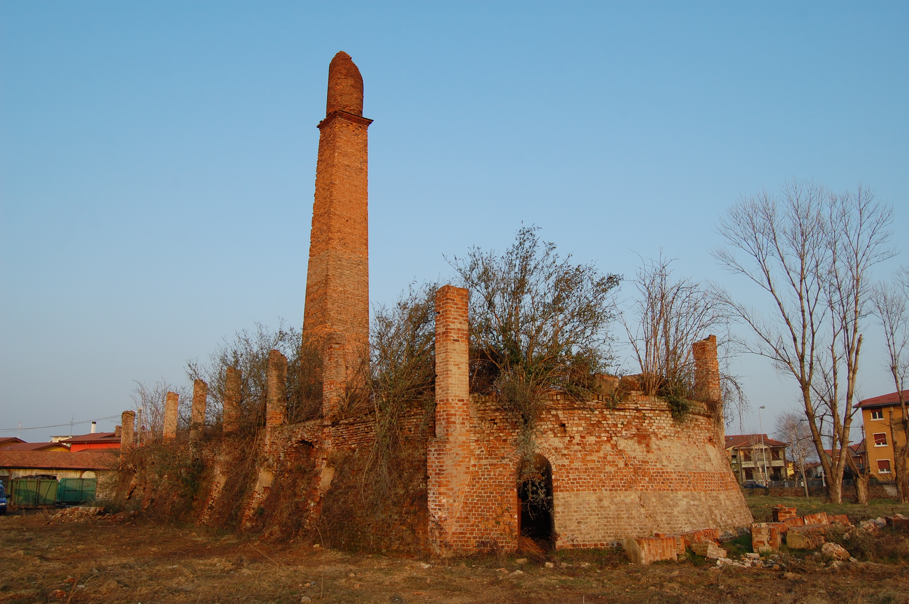 Fornace - Struttura esterna forno e caminone spezzato